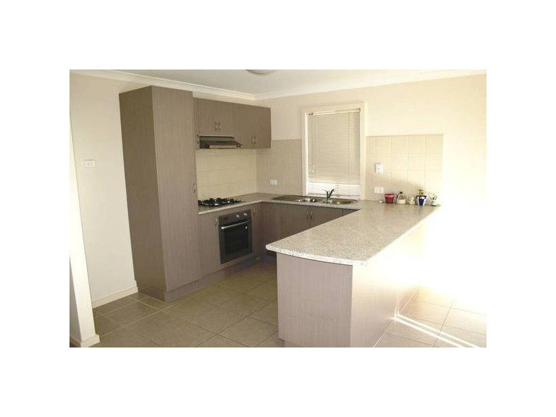 6 Keith Avenue, Sunbury VIC 3429