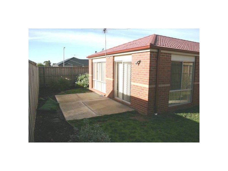 6 Keith Avenue, Sunbury VIC 3429