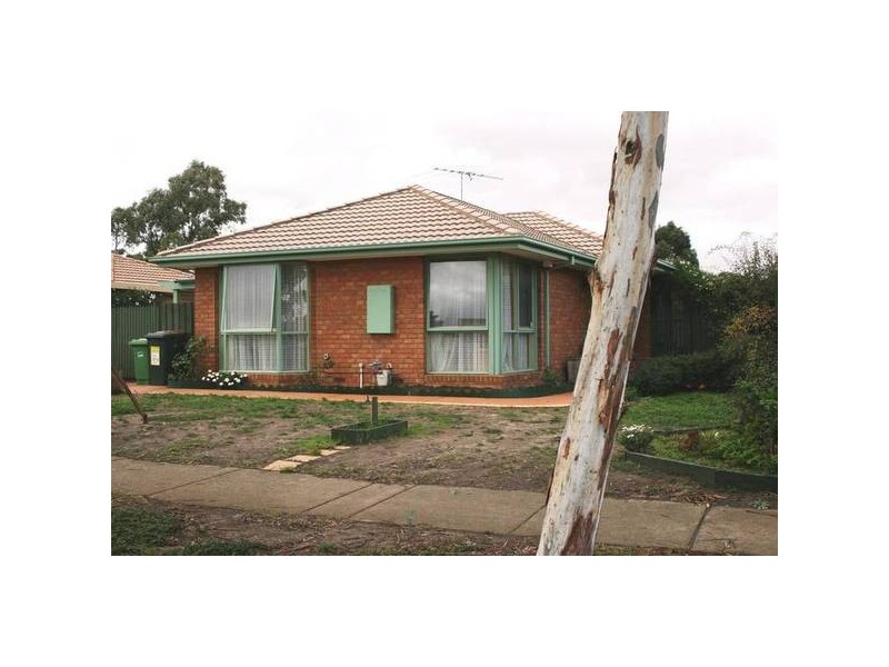 18 La Perouse Close, Sunbury VIC 3429