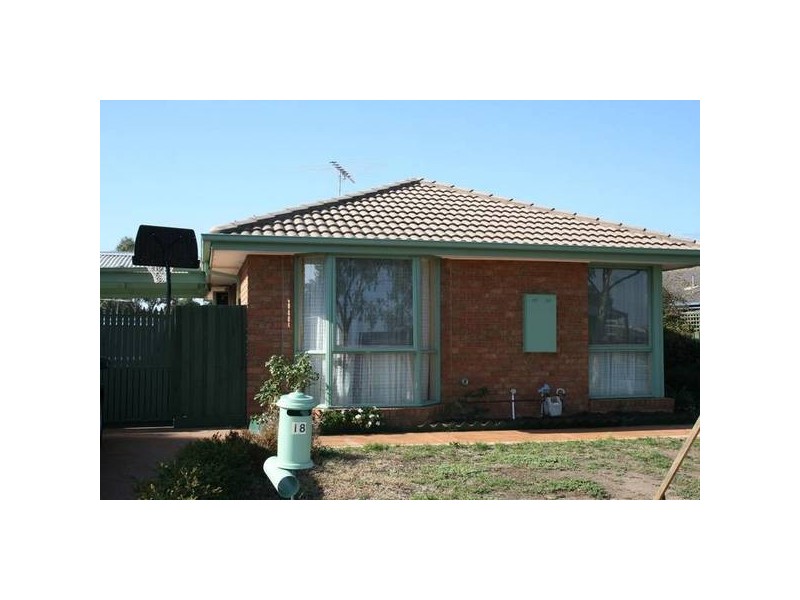 18 La Perouse Close, Sunbury VIC 3429