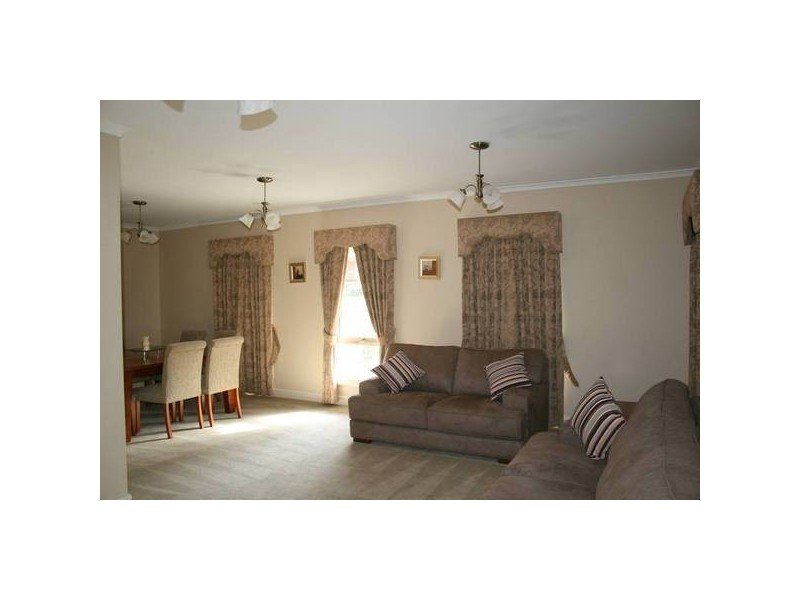 47 Fullwood Drive, Sunbury VIC 3429