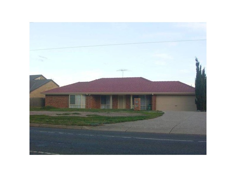227 Mitchells Lane, Sunbury VIC 3429
