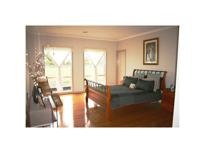 5 Oakdale Lane, Sunbury VIC 3429