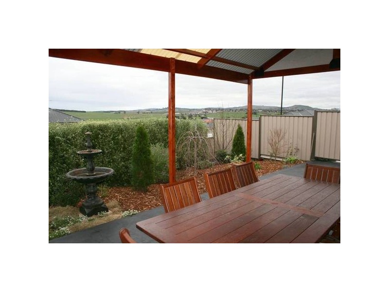 13 Swift Street, Sunbury VIC 3429