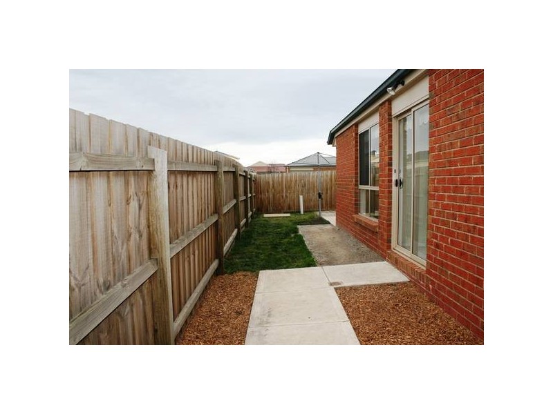 40 Burge Drive, Sunbury VIC 3429