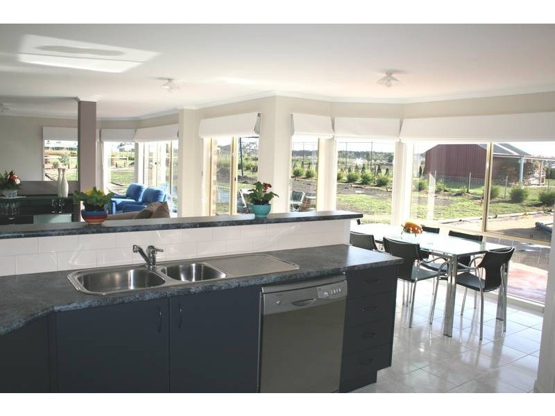 7 The Ridge, Oaklands Junction VIC 3063