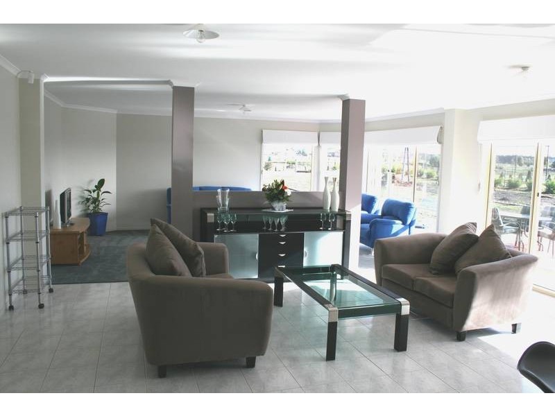 7 The Ridge, Oaklands Junction VIC 3063