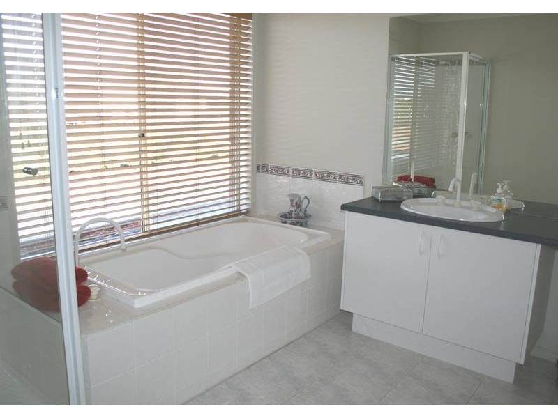 7 The Ridge, Oaklands Junction VIC 3063
