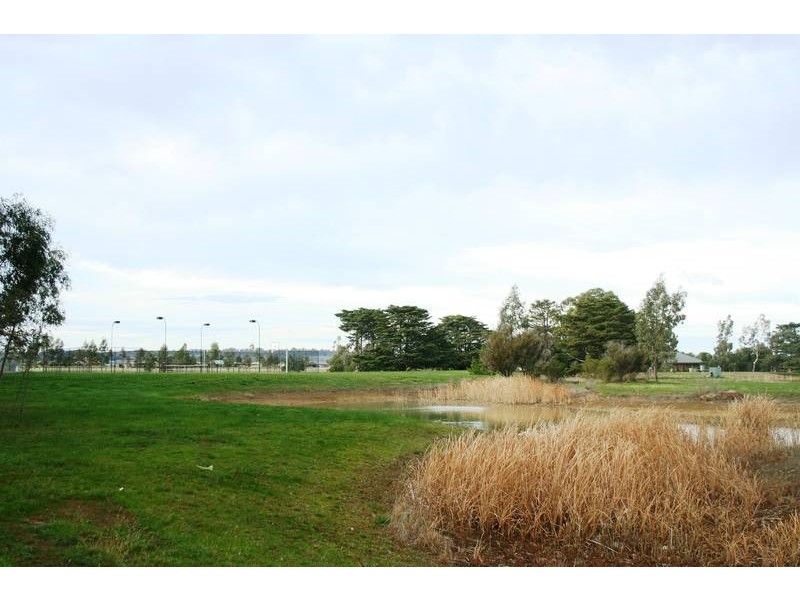 7 The Ridge, Oaklands Junction VIC 3063
