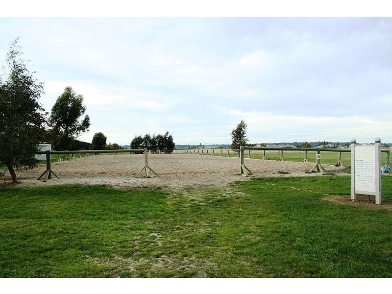 7 The Ridge, Oaklands Junction VIC 3063