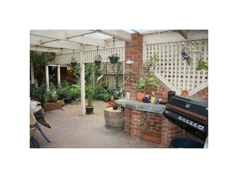 49 Carnoustie Drive, Sunbury VIC 3429