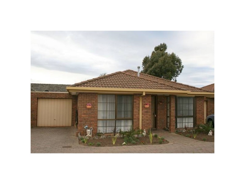 4/39-41 Ligar Street, Sunbury VIC 3429