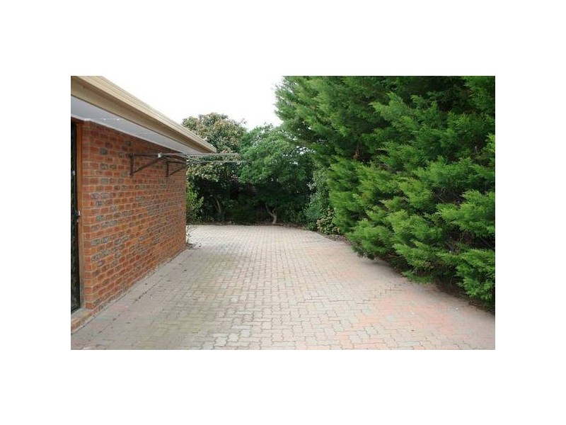 25 Neill Street, Sunbury VIC 3429