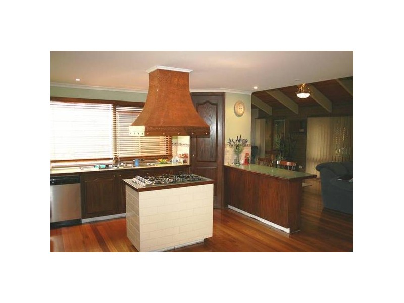 24 Shoring Road, Diggers Rest VIC 3427