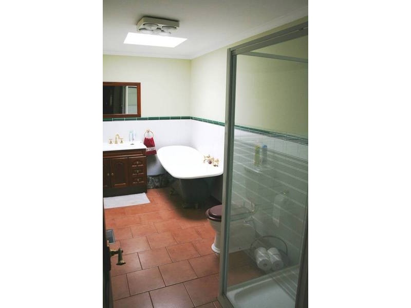 24 Shoring Road, Diggers Rest VIC 3427
