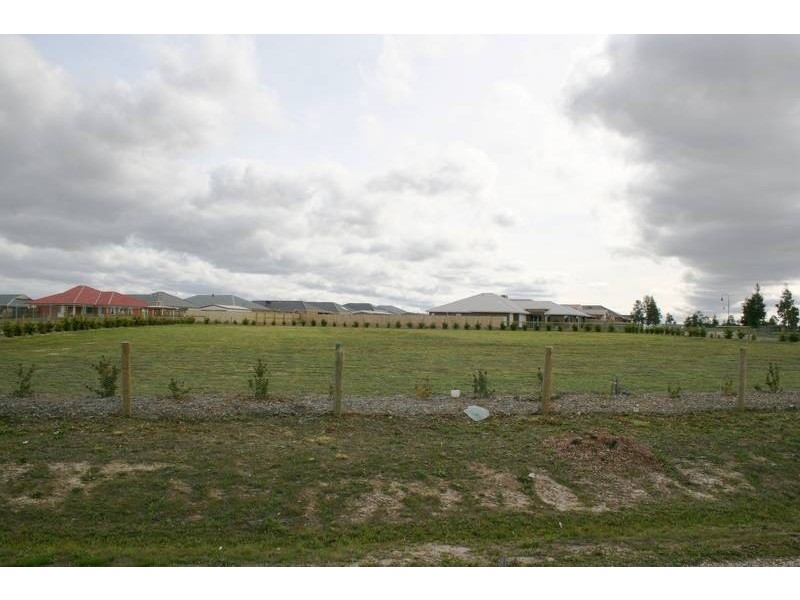 995 The Rise, Sunbury VIC 3429