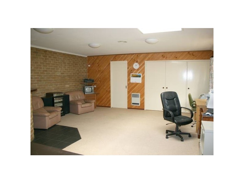 8 Ainsdale Court, Sunbury VIC 3429