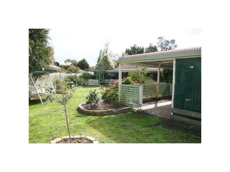 8 Ainsdale Court, Sunbury VIC 3429