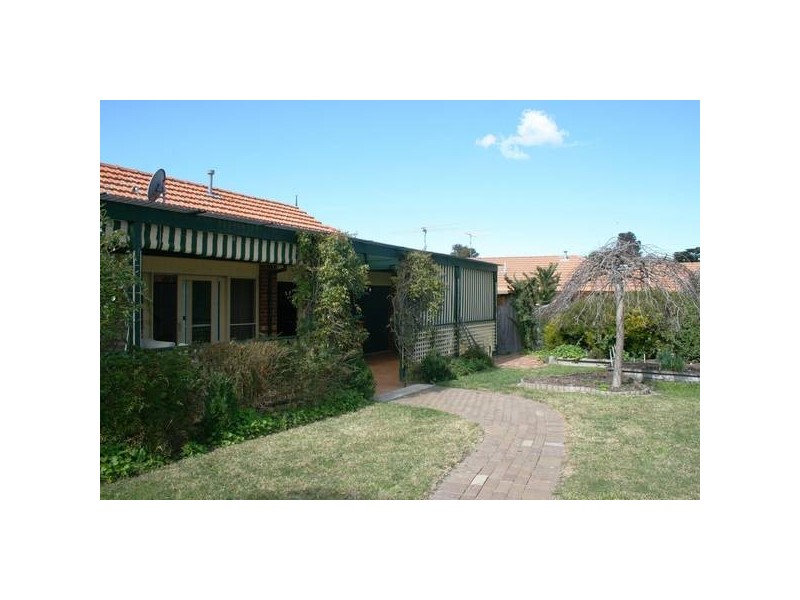 2 Woodstock Place, Sunbury VIC 3429