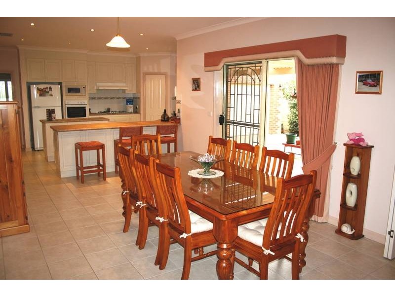 43 Belleview Drive, Sunbury VIC 3429