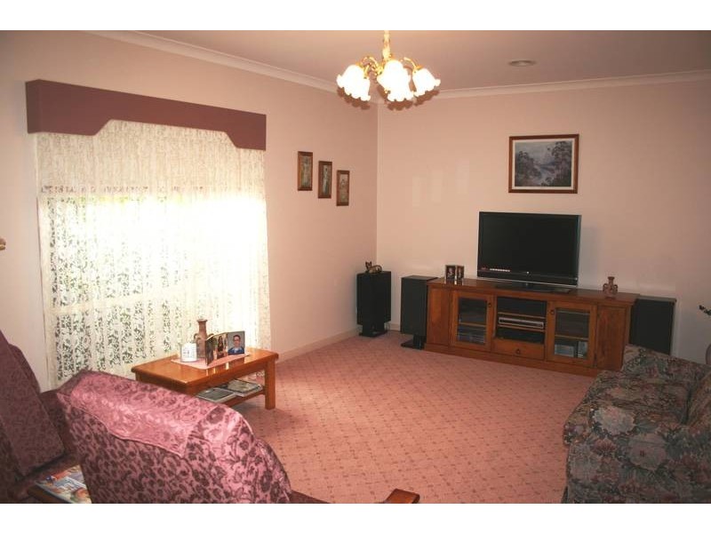 43 Belleview Drive, Sunbury VIC 3429