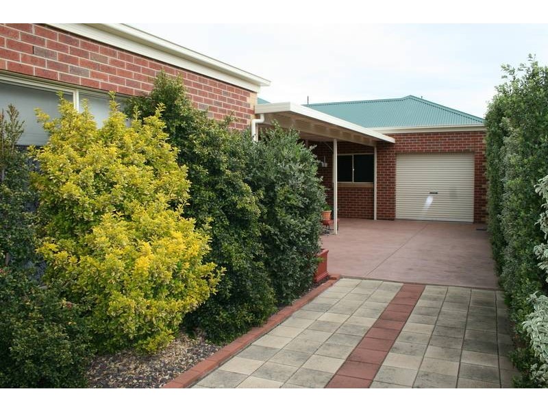 43 Belleview Drive, Sunbury VIC 3429