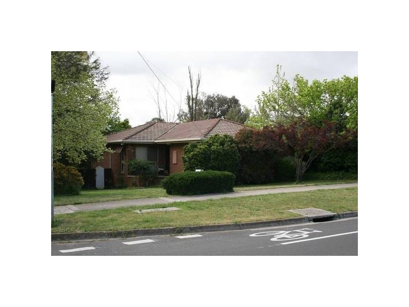 8 Heysen Drive, Sunbury VIC 3429