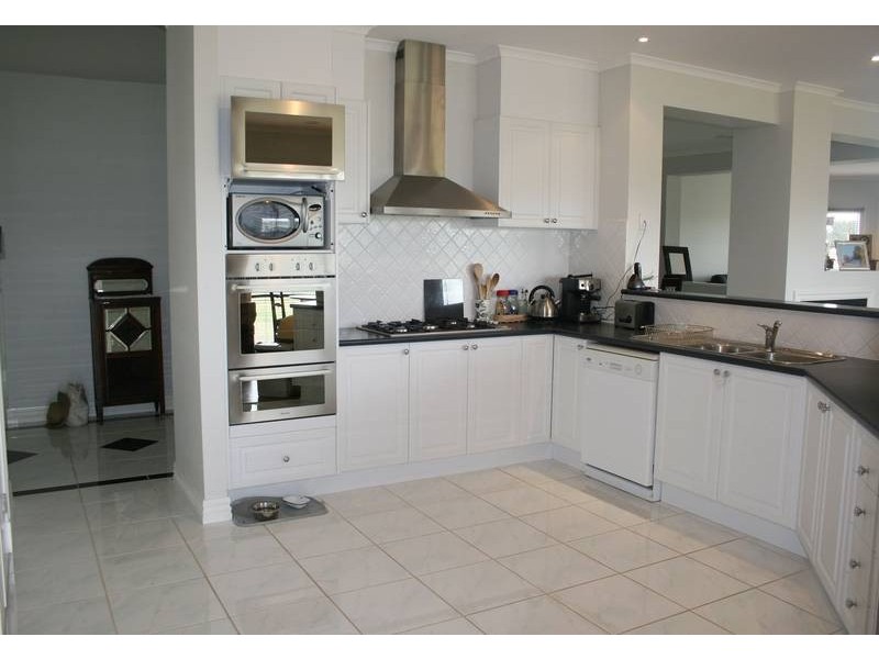 1 The Ridge, Oaklands Junction VIC 3063