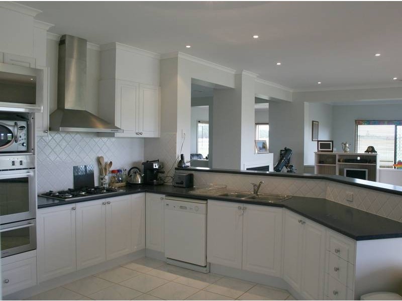 1 The Ridge, Oaklands Junction VIC 3063