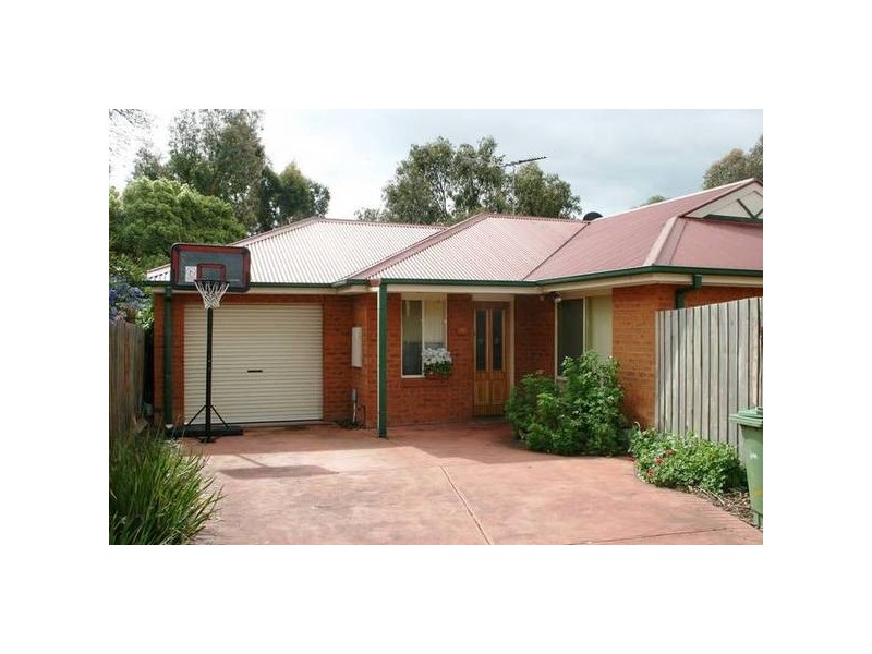 2/1 Mudie Avenue, Sunbury VIC 3429