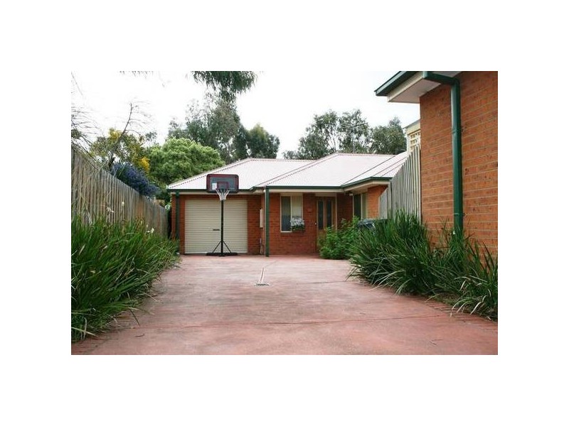 2/1 Mudie Avenue, Sunbury VIC 3429