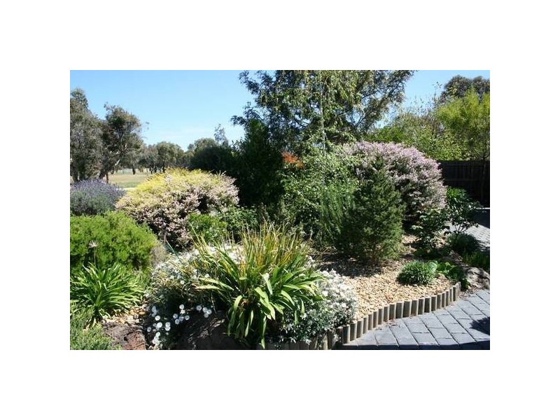 20 Richardson Avenue, Sunbury VIC 3429