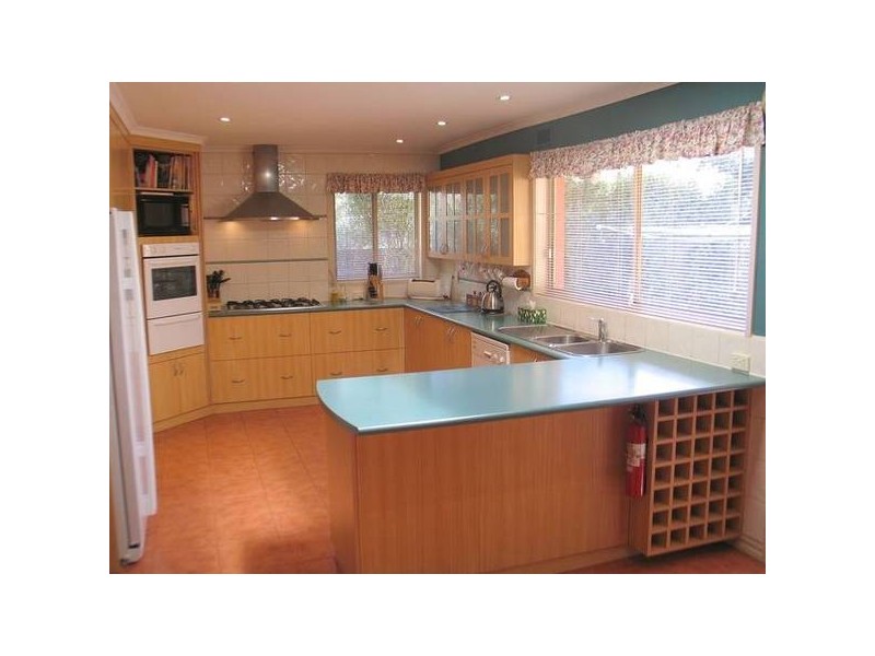 20 Richardson Avenue, Sunbury VIC 3429