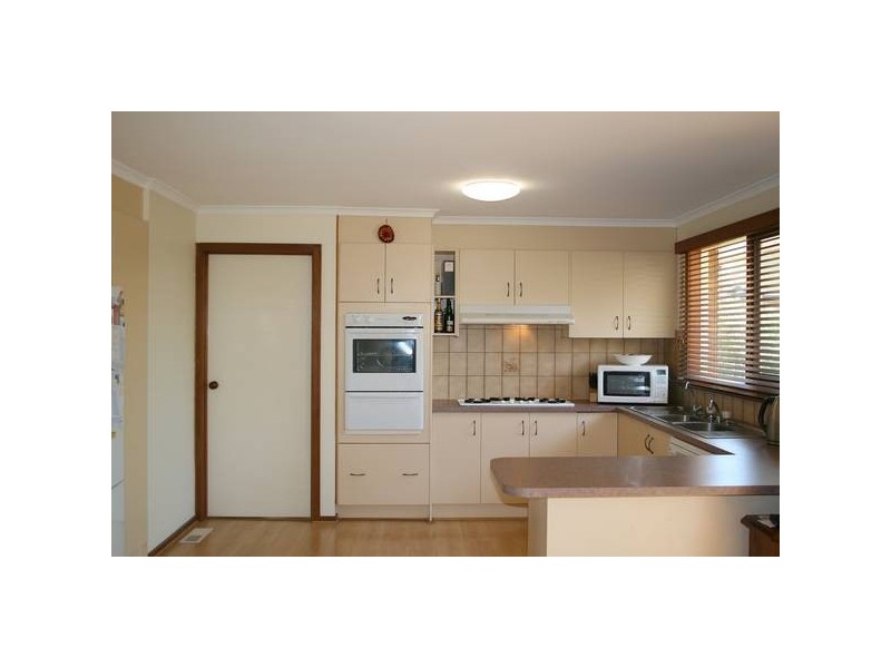 1 Kemp Place, Sunbury VIC 3429