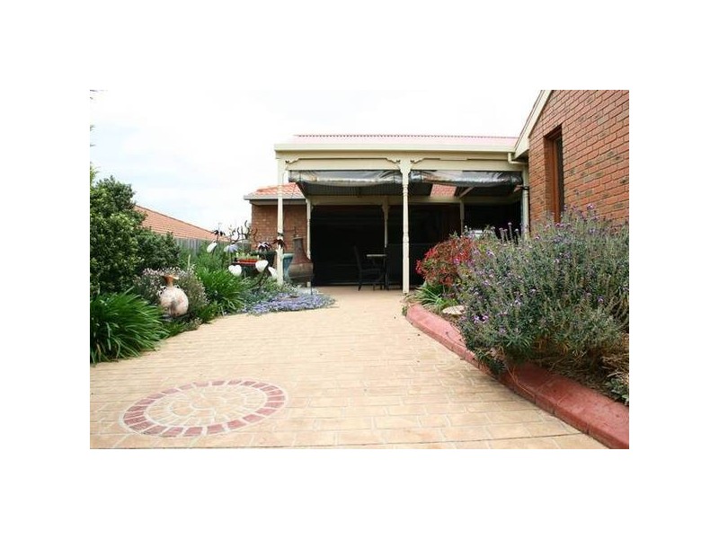 30 Heatherbrae Crescent, Sunbury VIC 3429