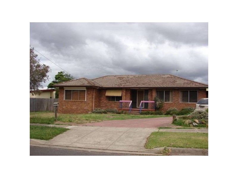 15 Oxley Street, Sunbury VIC 3429