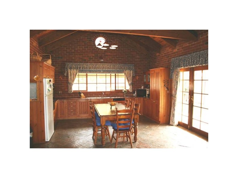 40 The Parkway, Sunbury VIC 3429