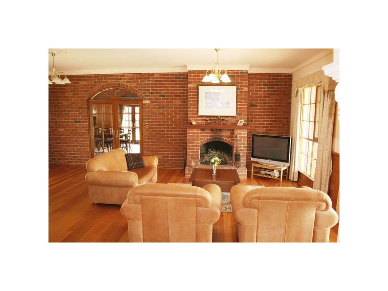 40 The Parkway, Sunbury VIC 3429