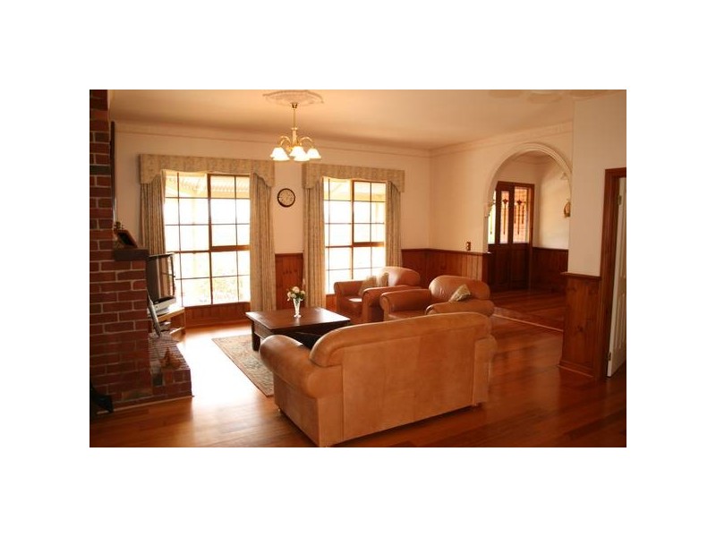 40 The Parkway, Sunbury VIC 3429