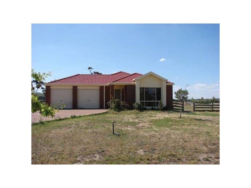 2 Berrydale Road, Sunbury VIC 3429