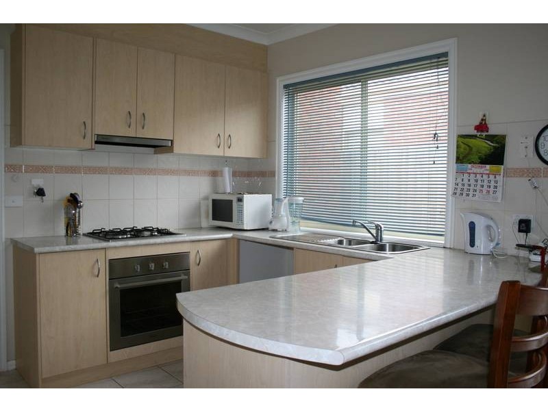 4 Clyde Court, Sunbury VIC 3429