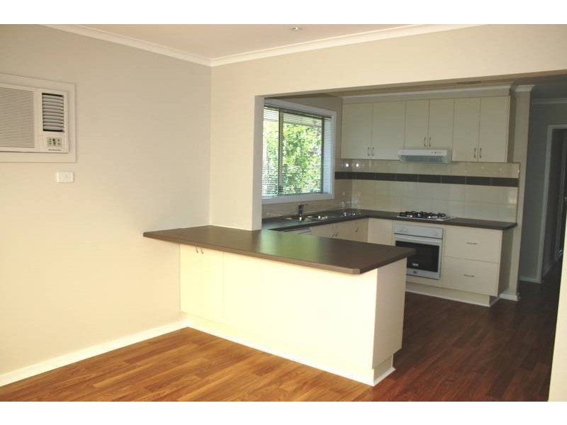 43 Hood Crescent, Sunbury VIC 3429