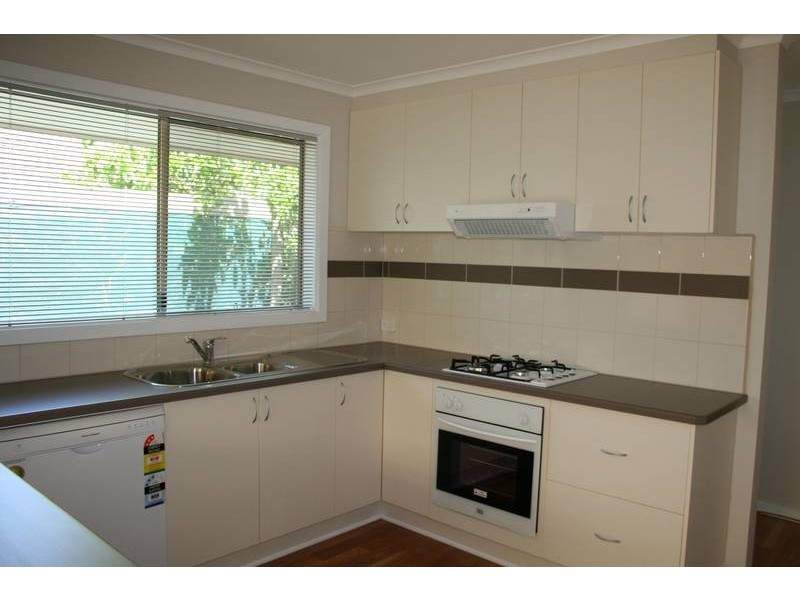 43 Hood Crescent, Sunbury VIC 3429