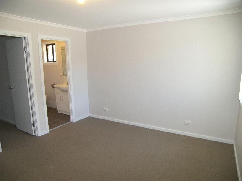 2/4 Woolmers Crescent, Mardi NSW 2259