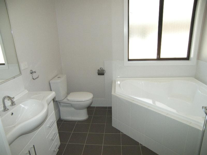 2/4 Woolmers Crescent, Mardi NSW 2259