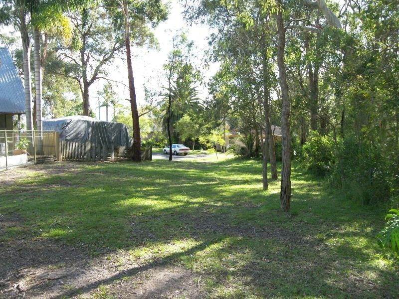 82 Lloyd Avenue ., Chain Valley Bay NSW 2259