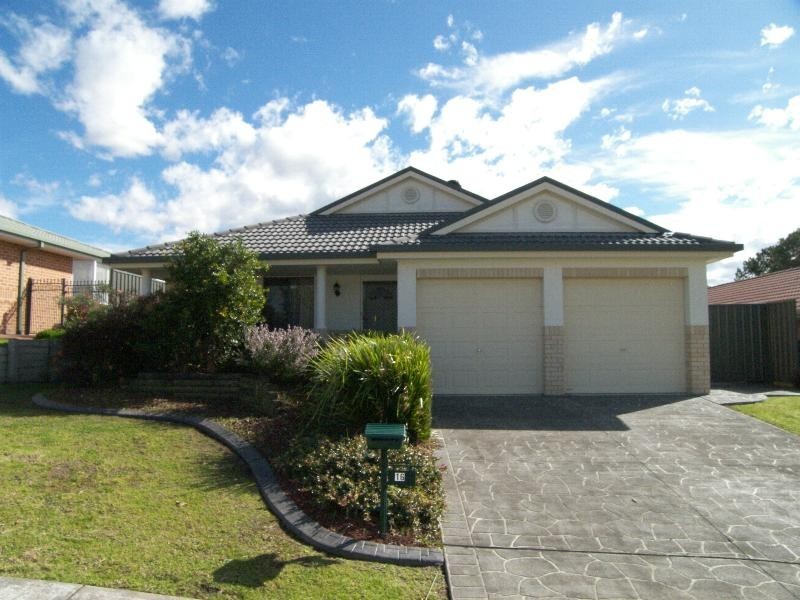 16 Quarterhorse Pde, Wadalba NSW 2259