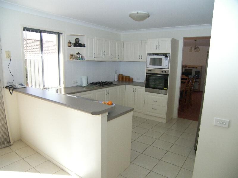 16 Quarterhorse Pde, Wadalba NSW 2259