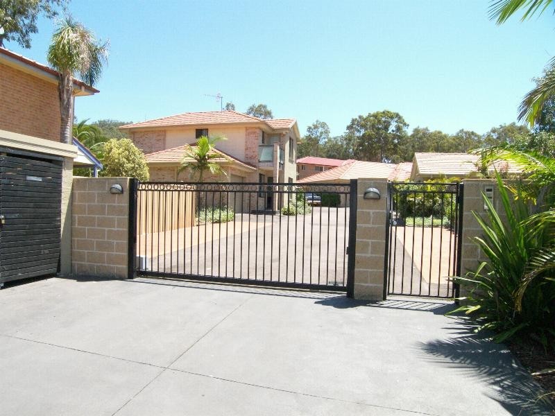 1/33 Cutler Drive, Wyong NSW 2259