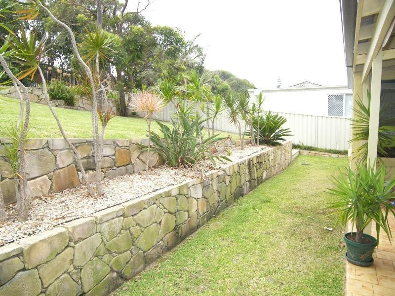 Caves Beach NSW 2281